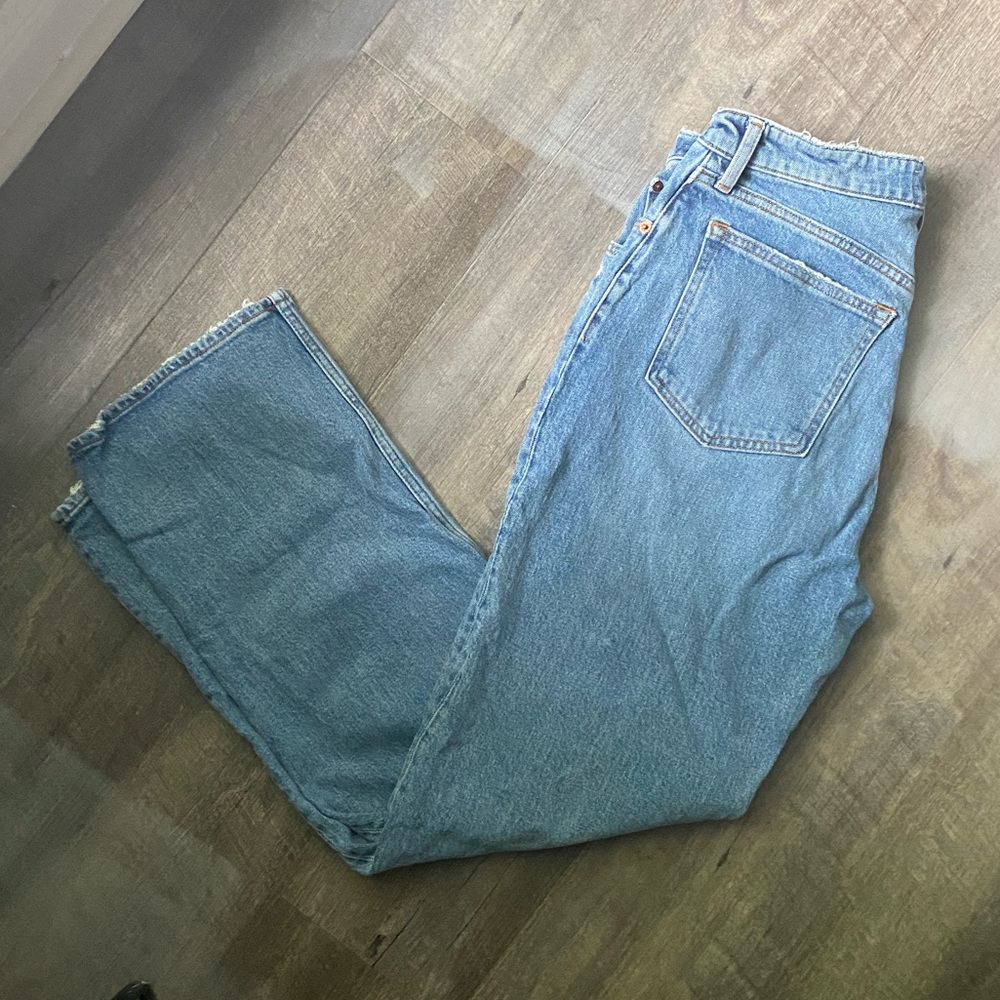 Abercrombie and Fitch 90s Relaxed Jean High Rise — 10R curve love